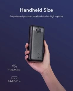Batterie Externe Qecvec 20000 MAh -Monde Electronique Batterie Externe Qecvec 20000mAh tient dans une main