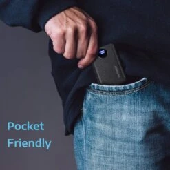 Batterie Externe 10000mAh YWTESCH -Monde Electronique Batterie externe 100000mAh YWTESCH dans une poche de jean