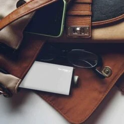 Batterie Externe AKASHI 10000mAh -Monde Electronique Batterie externe AKASHI 10000mAh macbook