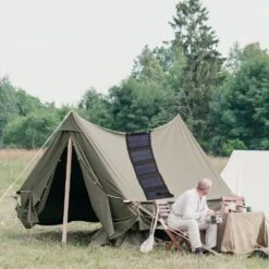 Chargeur Solaire De 10 Watts -Monde Electronique Chargeur Solaire de 10 watts tante