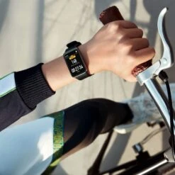 Huawei Watch Fit Adolescent -Monde Electronique Huawei Watch Fit Adolescent velo
