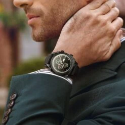 Montre Connectée 5 ATM Sport -Monde Electronique Montre connectee 5 ATM poignet